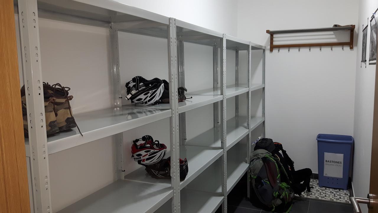 Albergue O Trisquel O Pedrouzo Εξωτερικό φωτογραφία